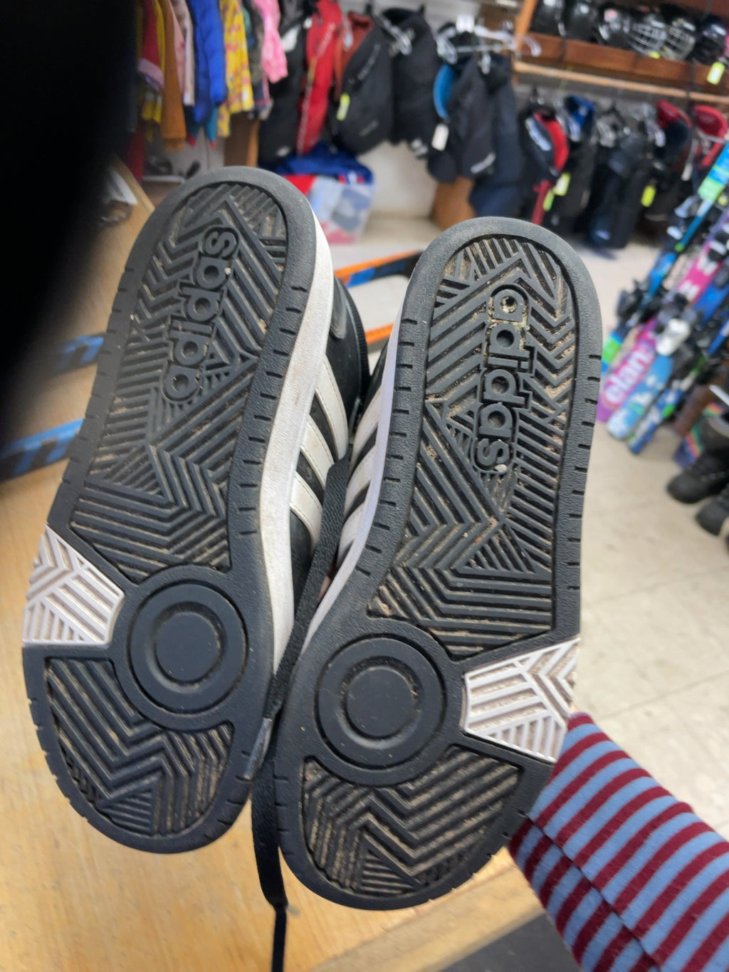 adidas Hoops Mid Size 4.5 Black/White