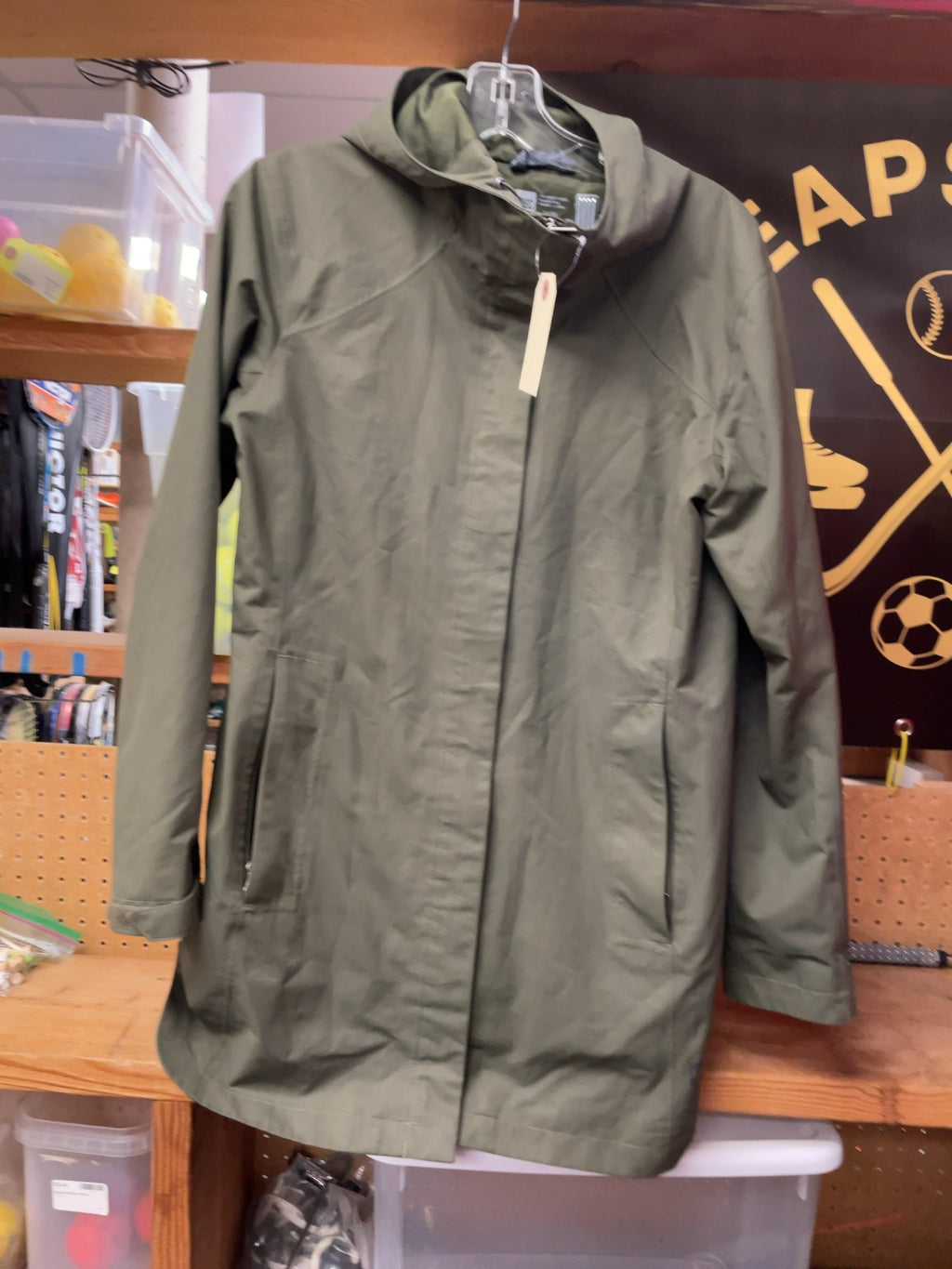 MEC Rain Jacket Size M Green