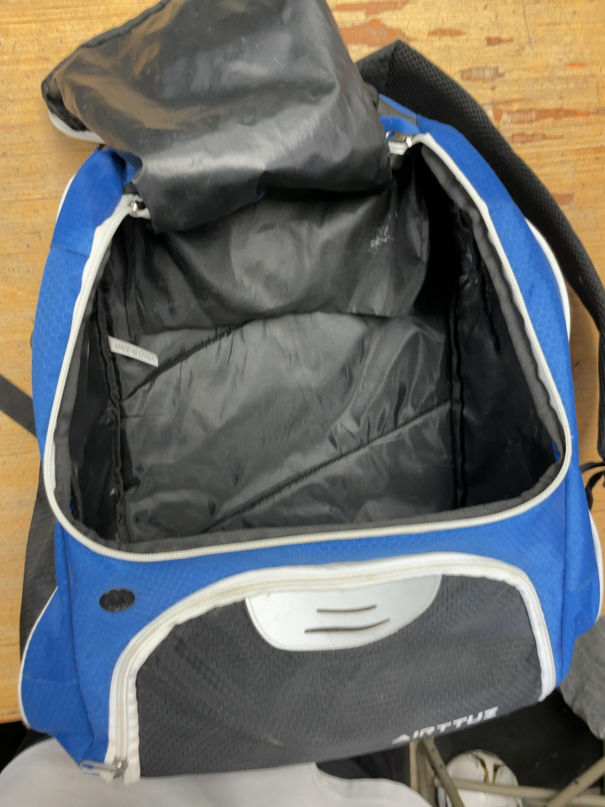 AIRTTUZ Baseball Backpack Blue / Black
