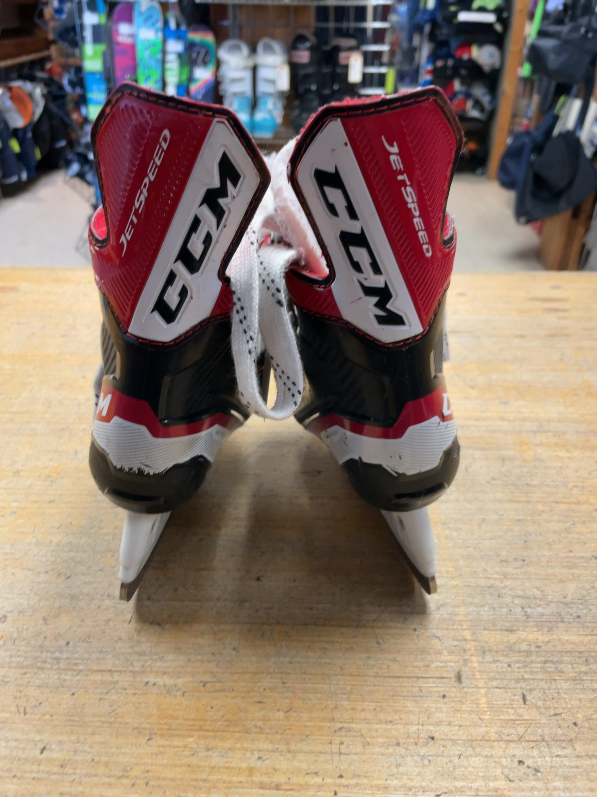 CCM JetSpeed Size 9 (Shoe 10 US) Youth Hockey Skates