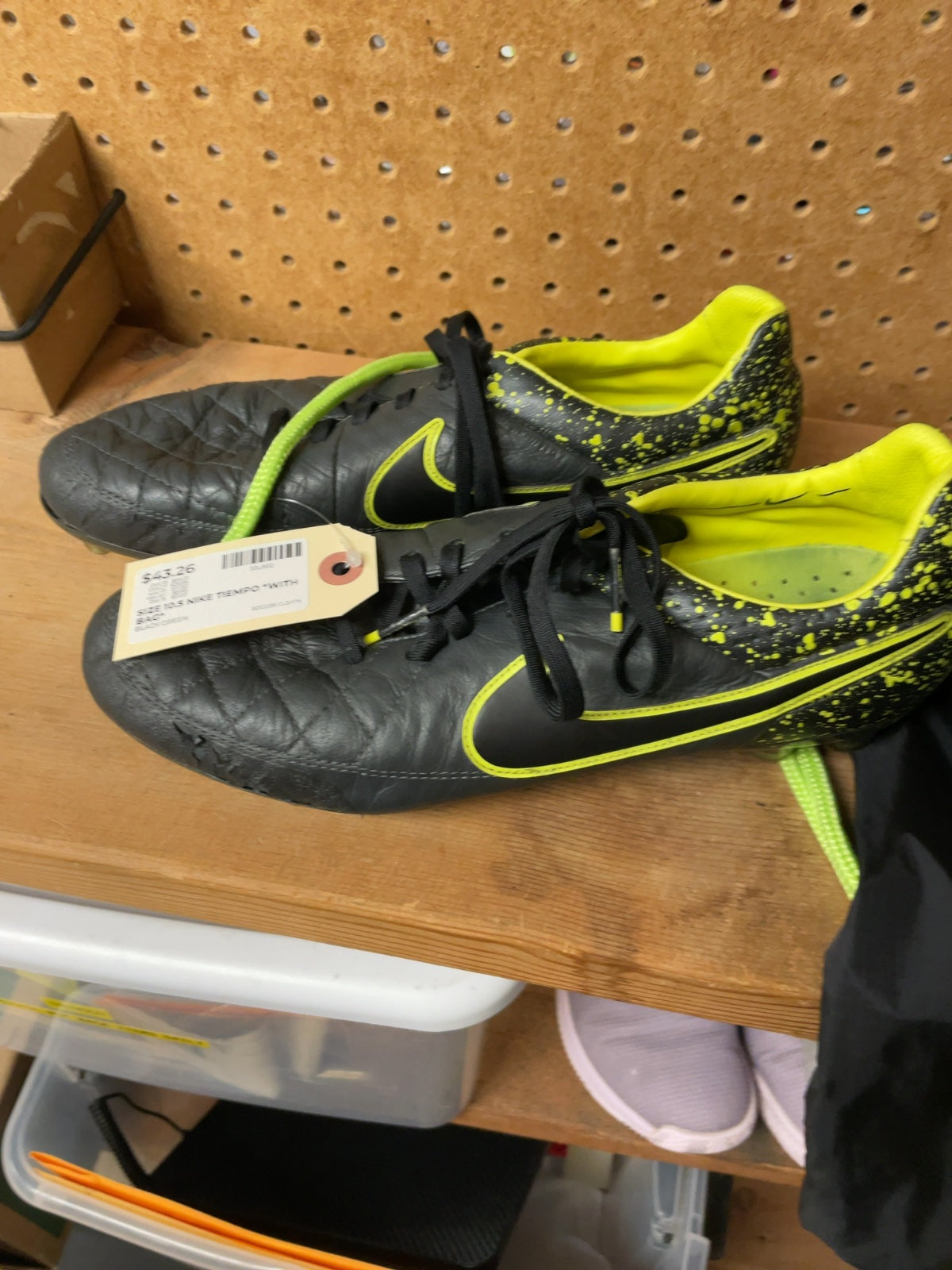 Nike Tiempo Size 10.5 US Soccer Cleats With Bag