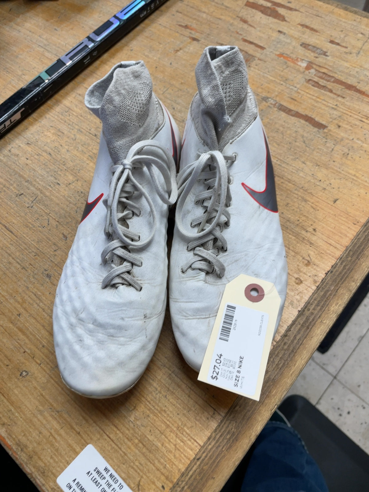 Nike Magista Size 8 US White Soccer Cleats