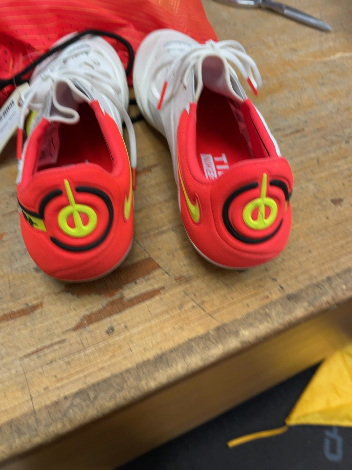 Nike Tiempo Legend Soccer Cleats Size 10.5 With Bag
