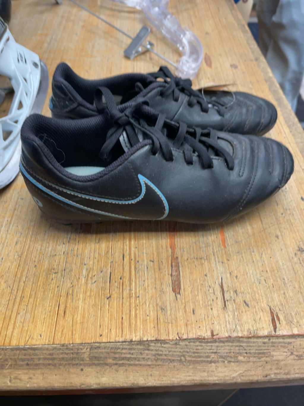 Nike Tiempo Size 3 Youth Soccer Cleats Black
