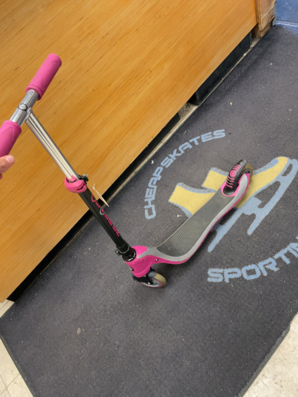 Globber Flow 2-Wheel Kick Scooter Pink/Grey
