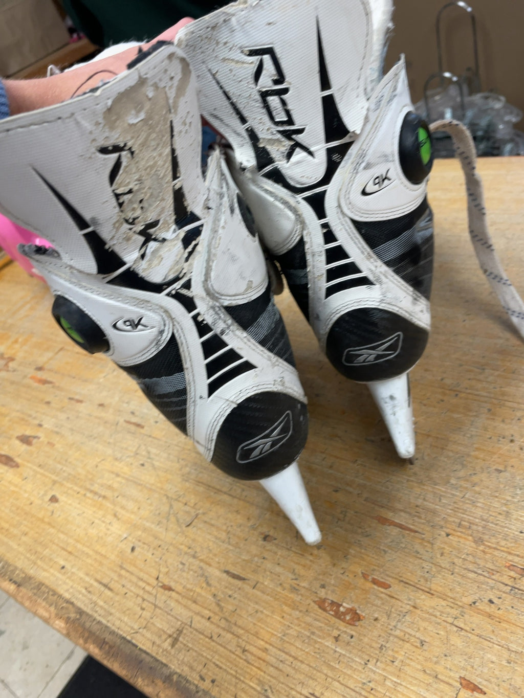Reebok 9K The Pump Size 10 D Hockey Skates