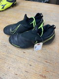 Nike Phantom VSN Size 6 US Soccer Cleats