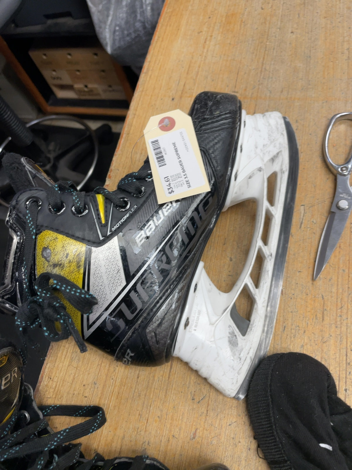 Bauer Supreme Matrix Size 3.5 Hockey Skates
