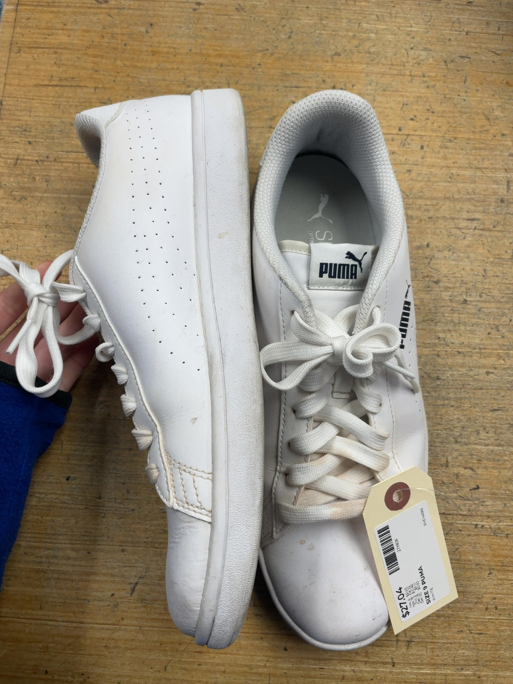 PUMA Smash v2 L Size 9 White Sneakers