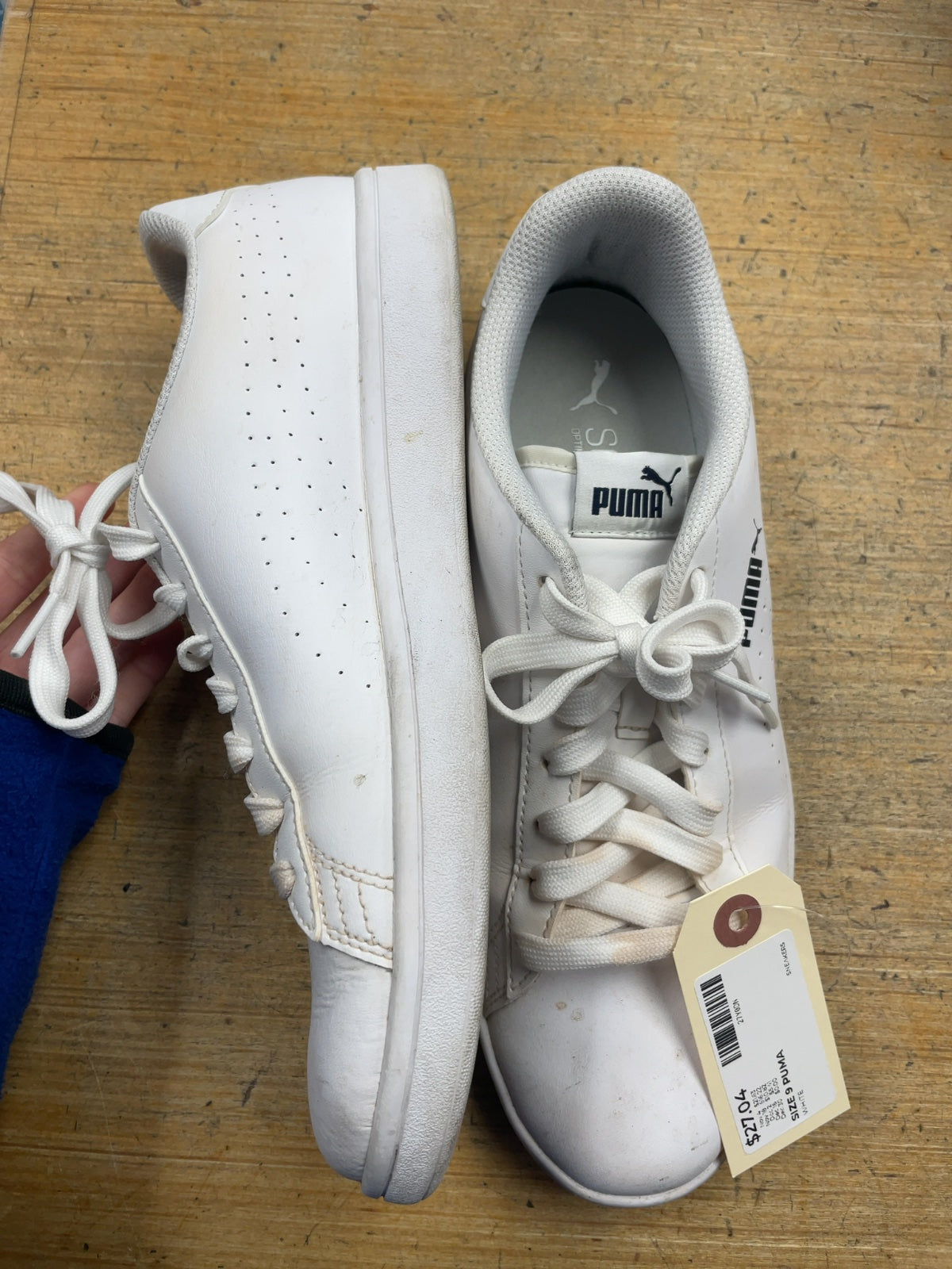 PUMA Smash v2 L Size 9 White Sneakers