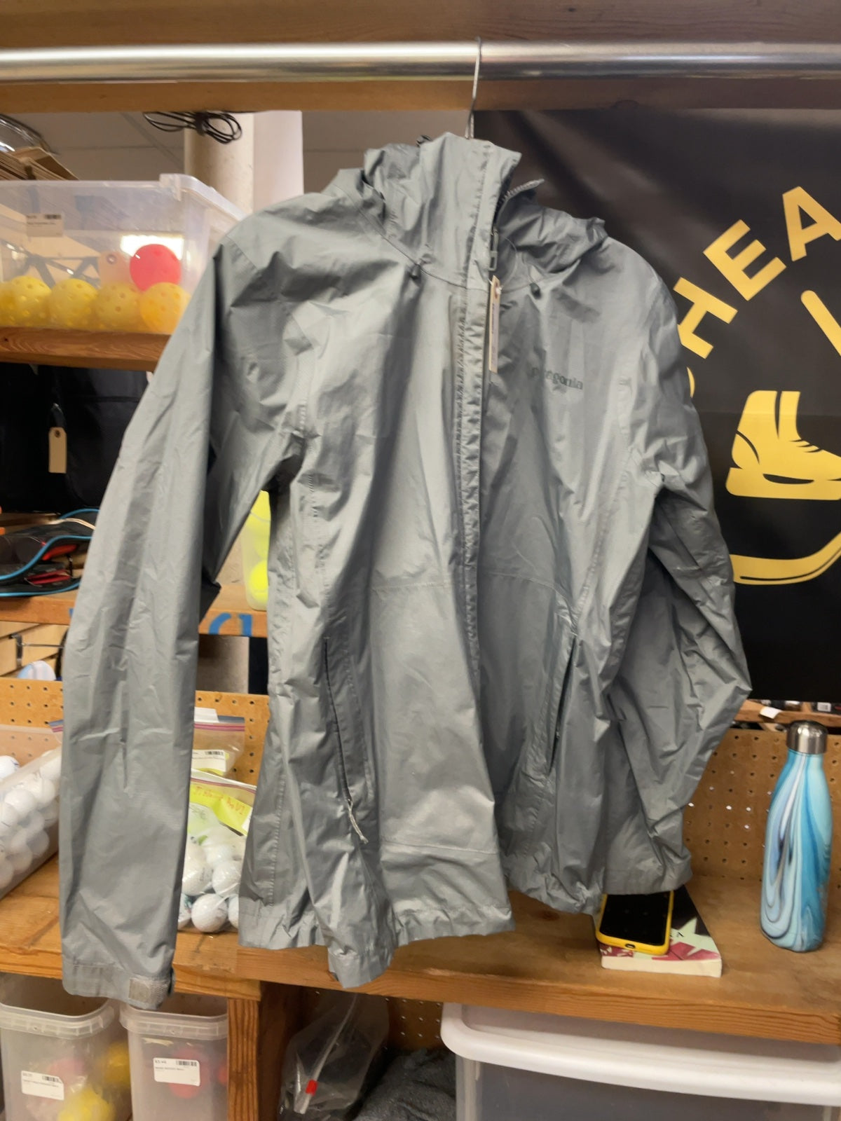 Patagonia Size L Women's Rain Jacket Grey