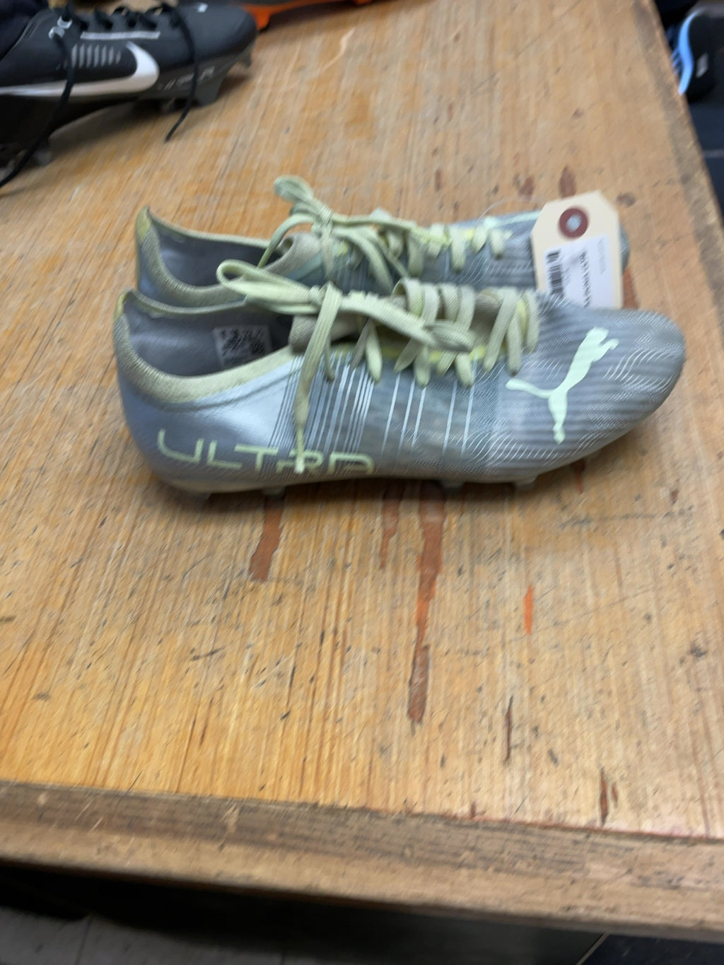 Puma Ultra Size 7.5 US Wn's Soccer Cleats