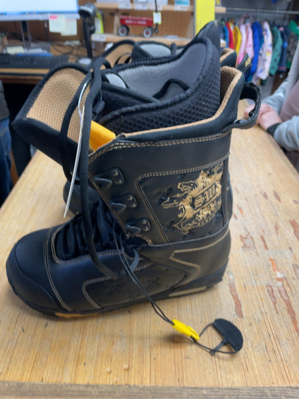 Burton Shaun White Size 11 Snowboard Boots