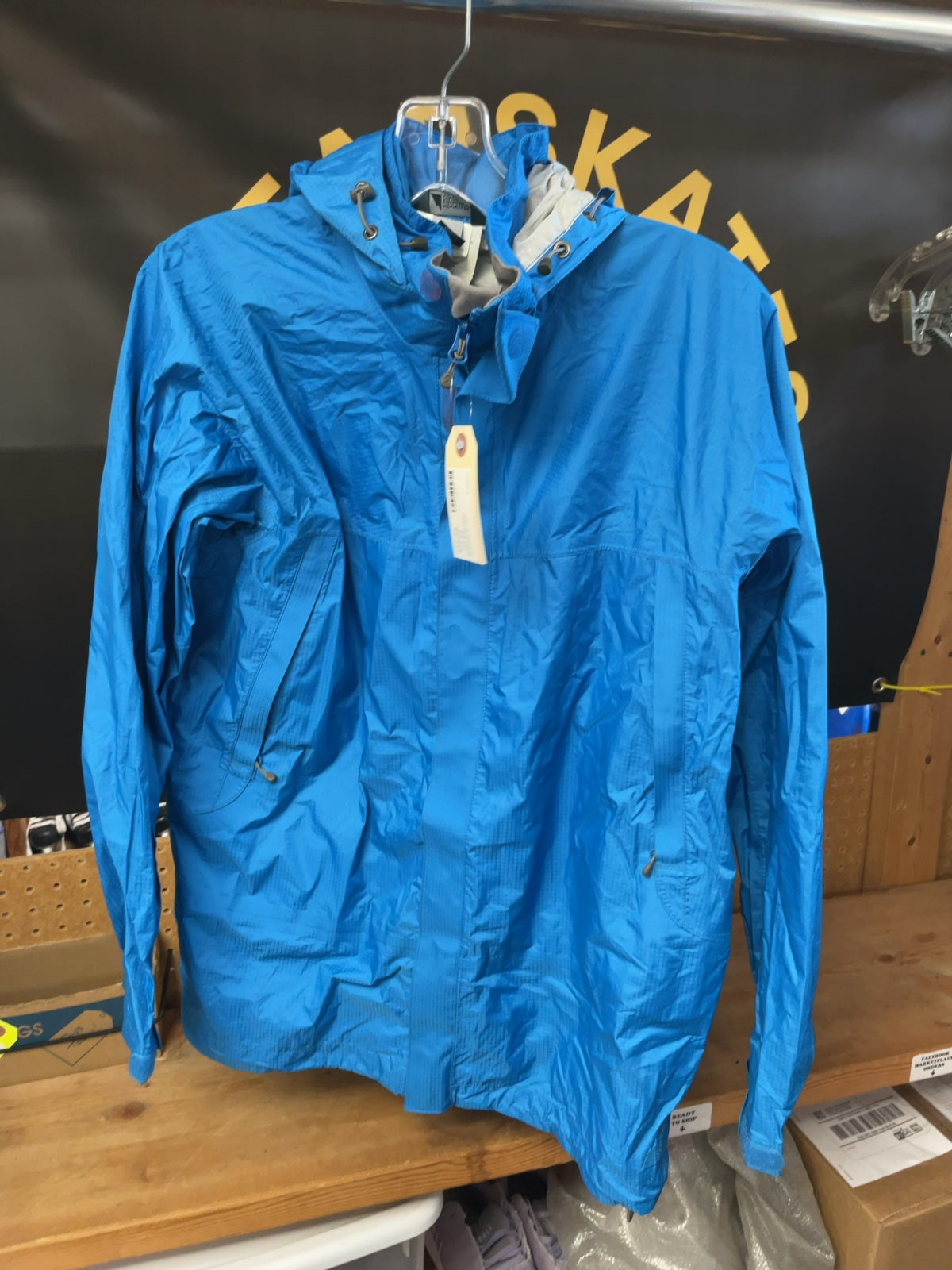 MEC Rain Jacket Size Youth 16 Blue