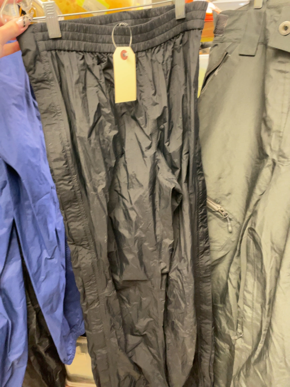 MEC Rain Pants Size Small Black