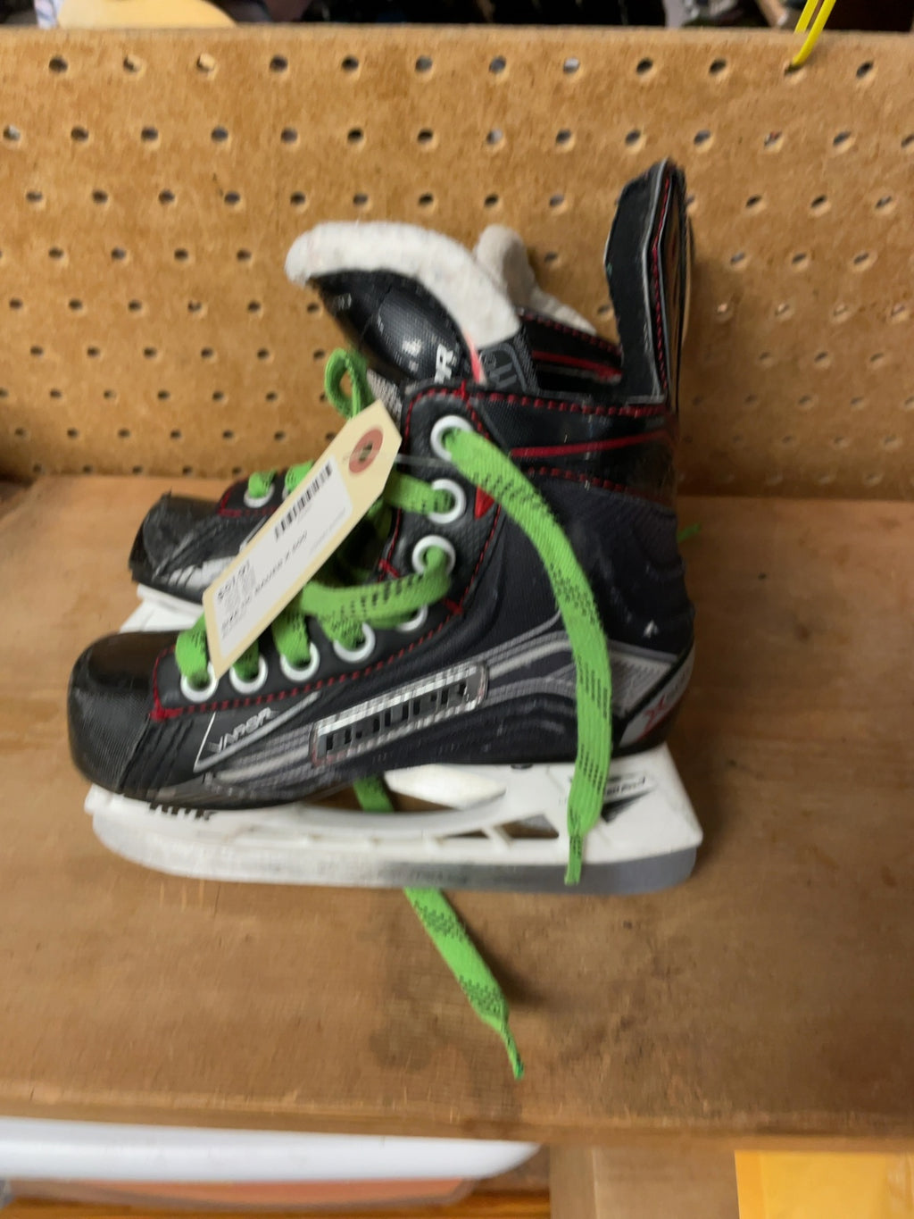 Bauer Vapor X500 Size Y11D Youth Ice Hockey Skates