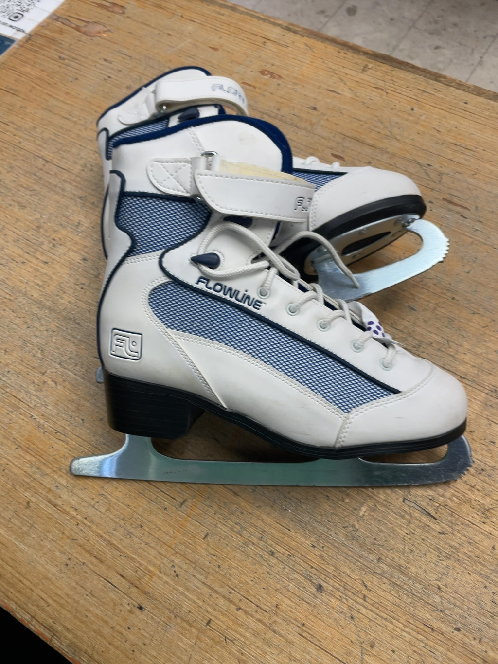 Flowline Size 8 Figure Skates