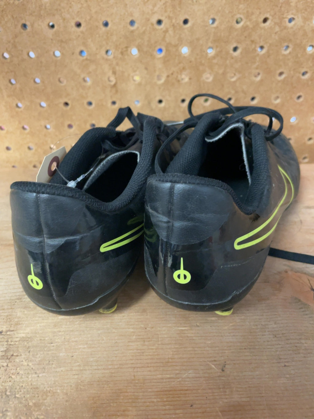 Nike Tiempo Legend Size 5 Soccer Cleats