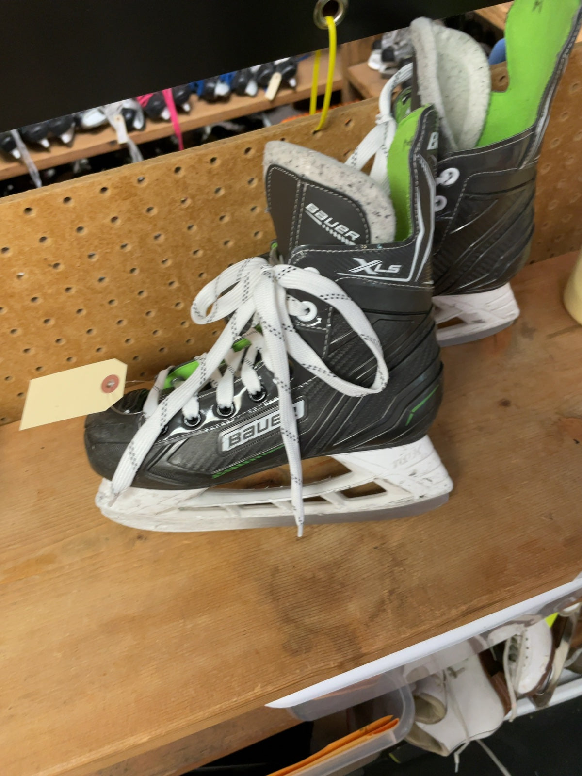 Bauer XLS Size 3.5 Hockey Skates