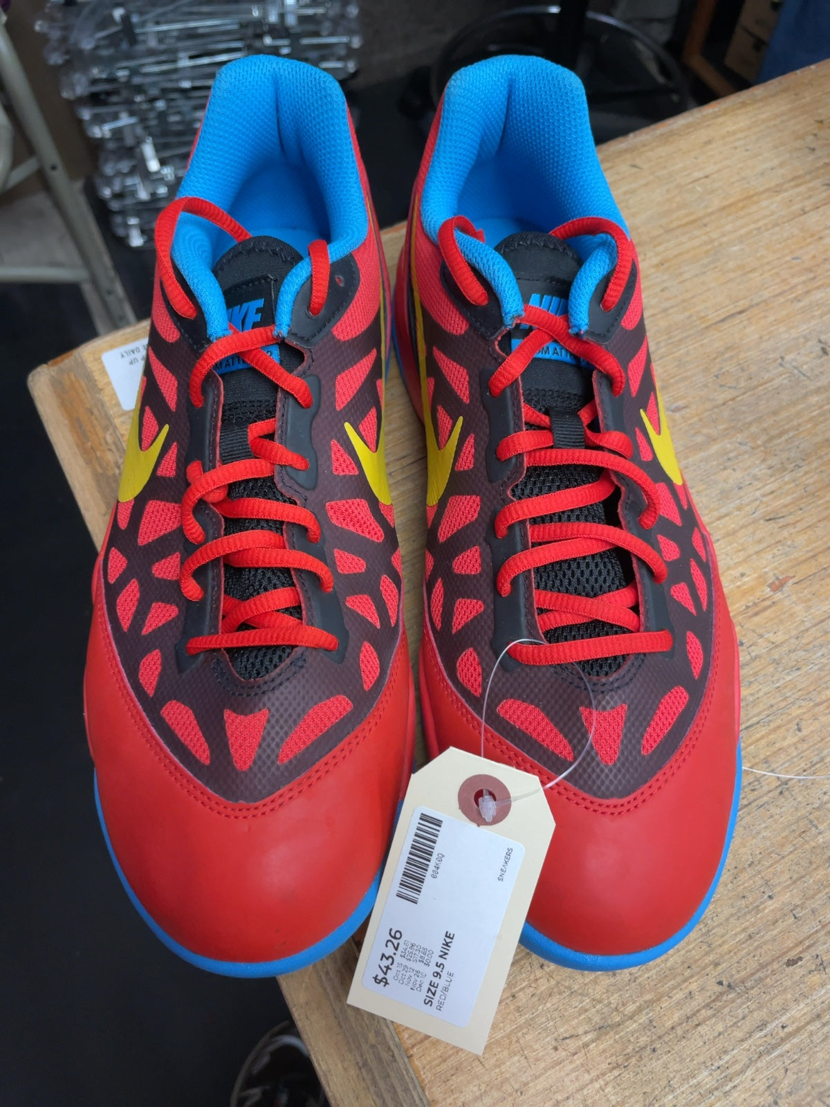 Nike Air Zoom Hyperfuse Low Size 9.5 Sneakers