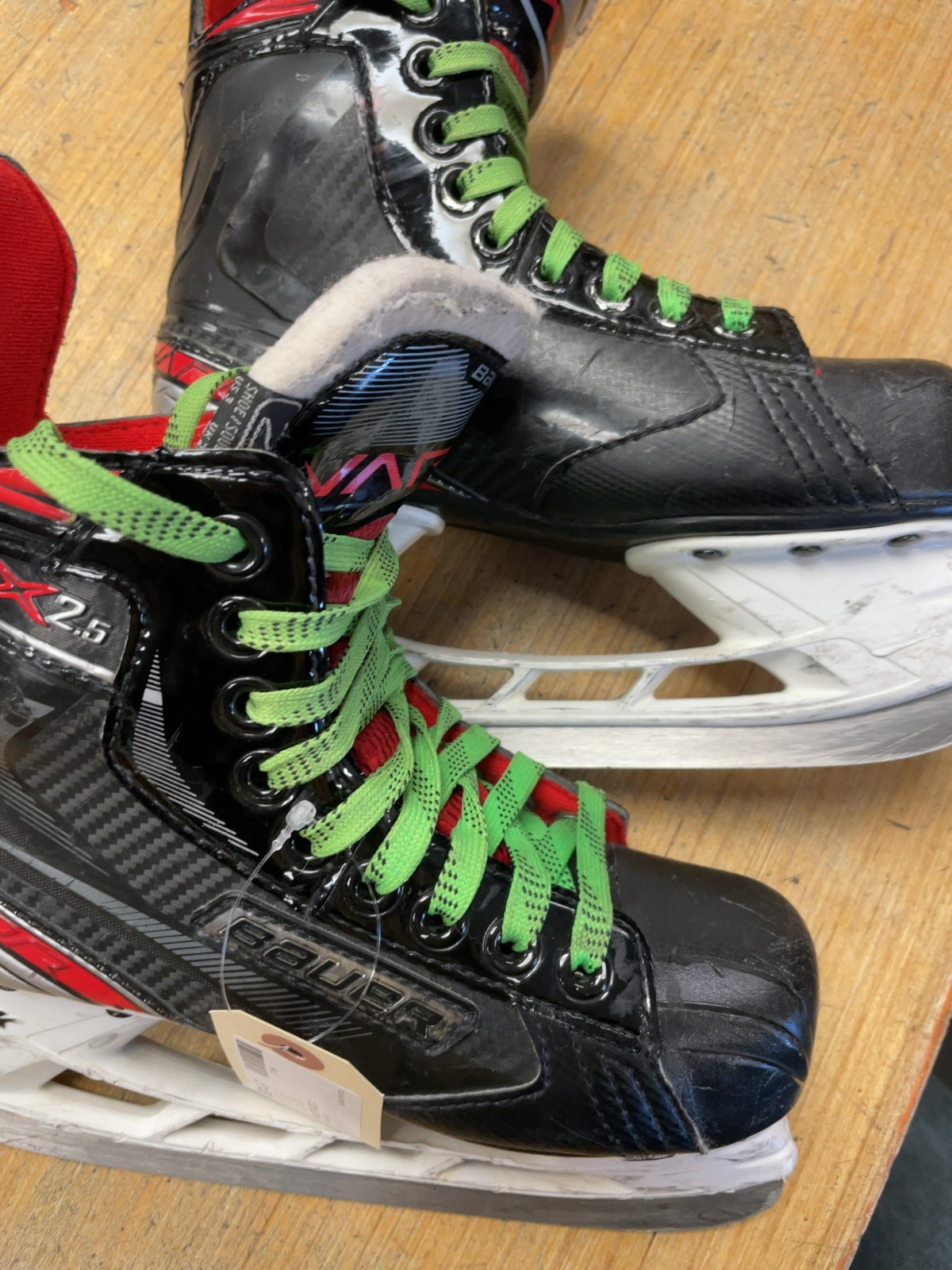 Bauer Vapor X2.5 Size 2 Junior Ice Hockey Skates
