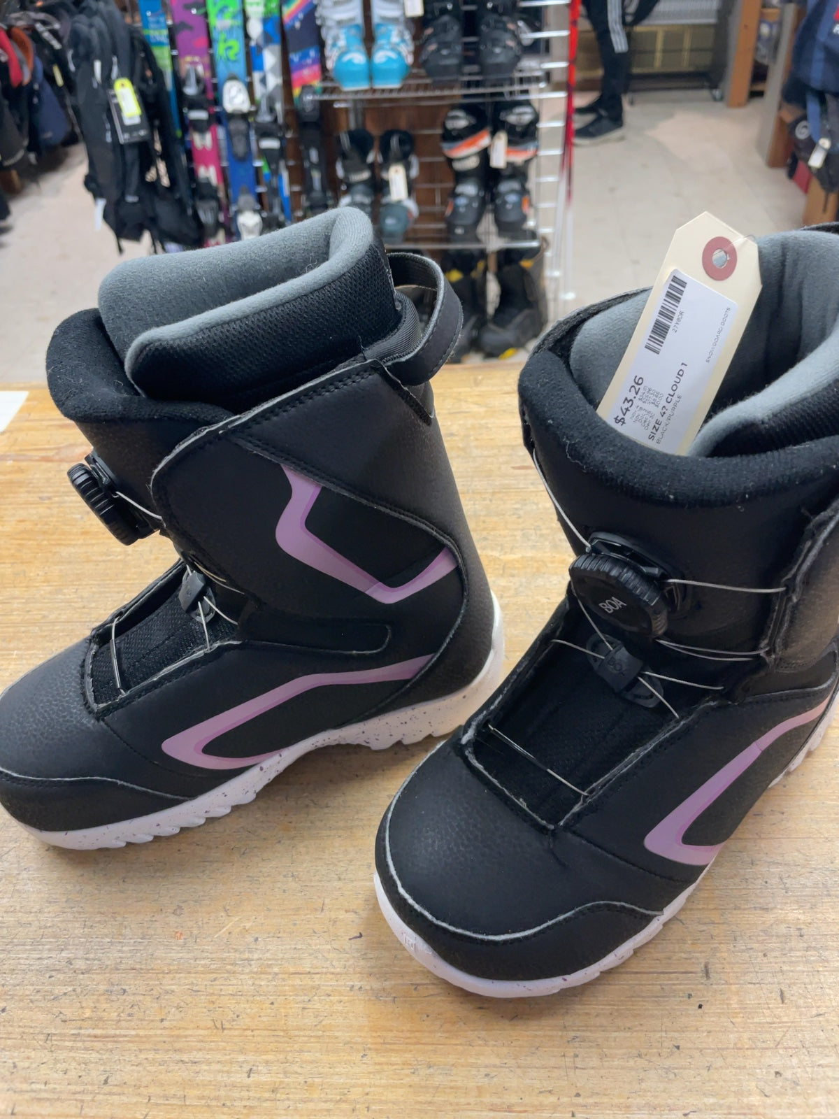 Nitro Cloud 1 BOA Snowboard Boots Size 4?