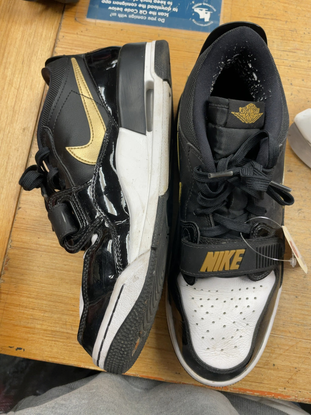 Jordan Legacy 312 Low Size US 8 Black Gold