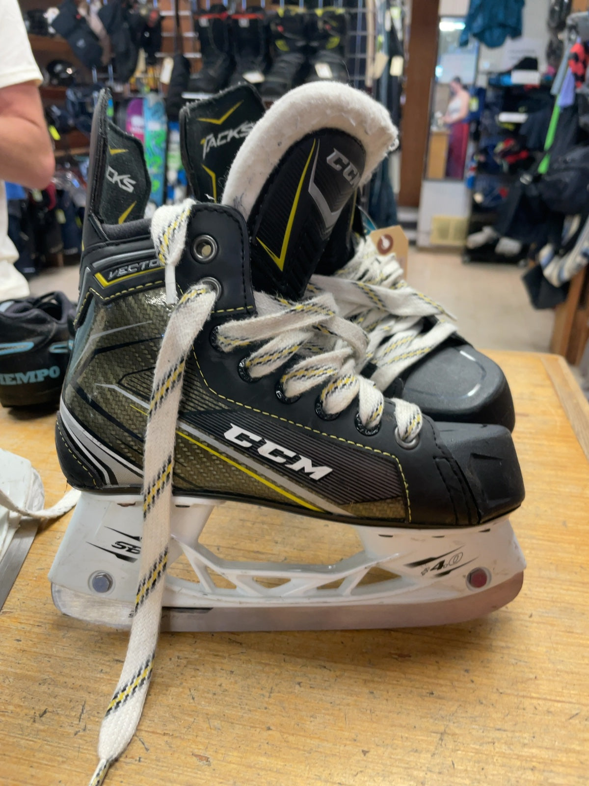 CCM Tacks Vector Size 1.5 D Hockey Skates