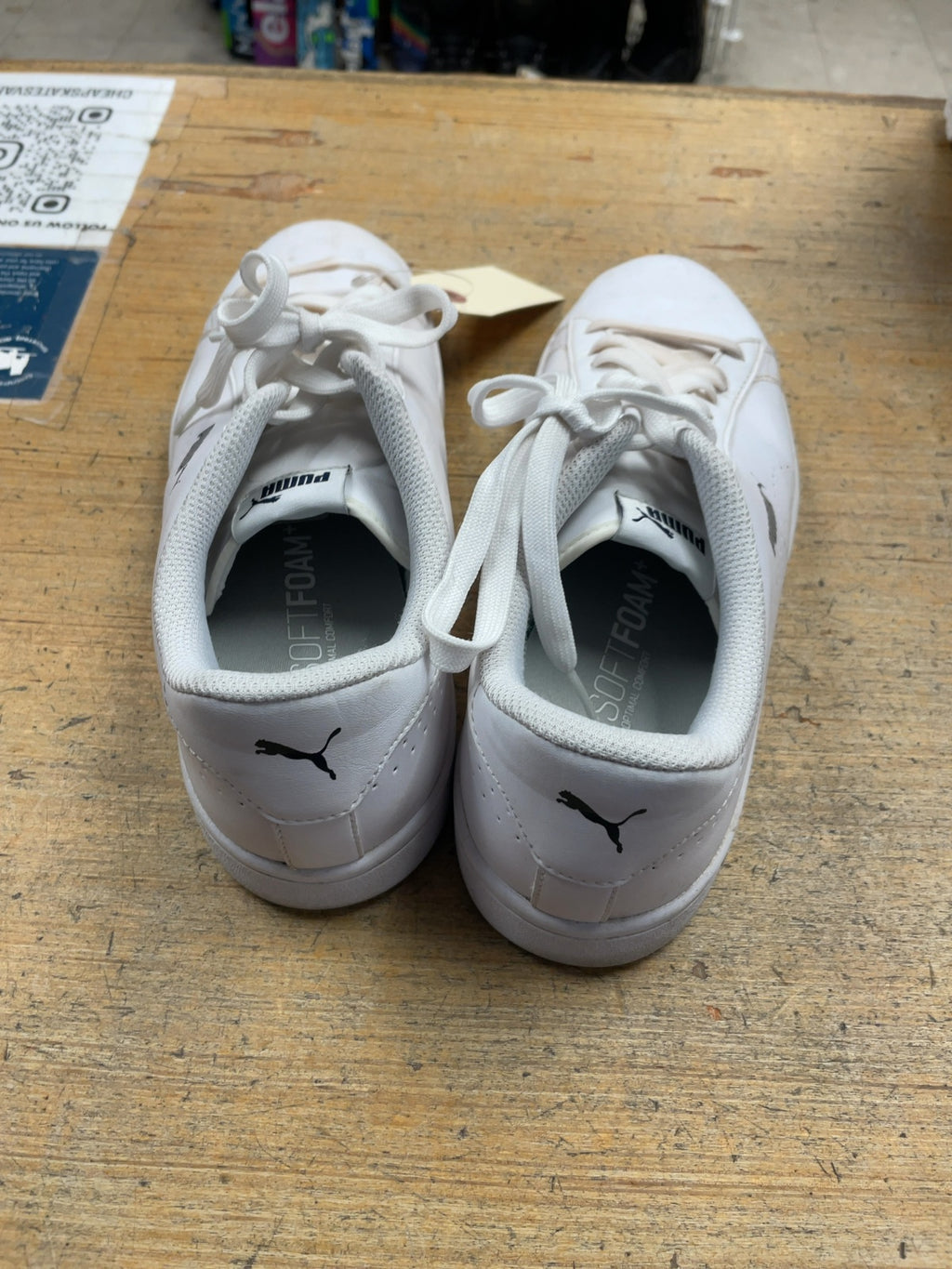 PUMA Smash v2 L Size 9 White Sneakers