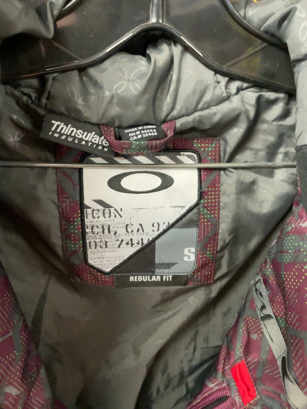 Oakley Thinsulate Ski Snowboard Jacket Size S Purple