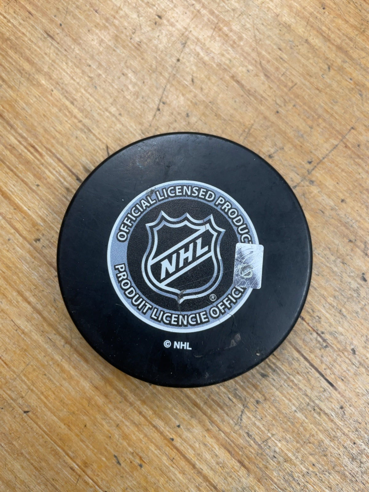 In Glas Co Boston Bruins Official NHL Hockey Puck