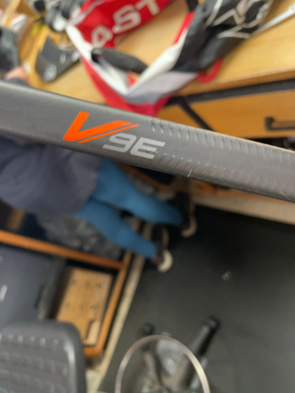 Easton Velocity V9E Flex 100 E3 Lie 5.5 Senior Ice Hockey Stick
