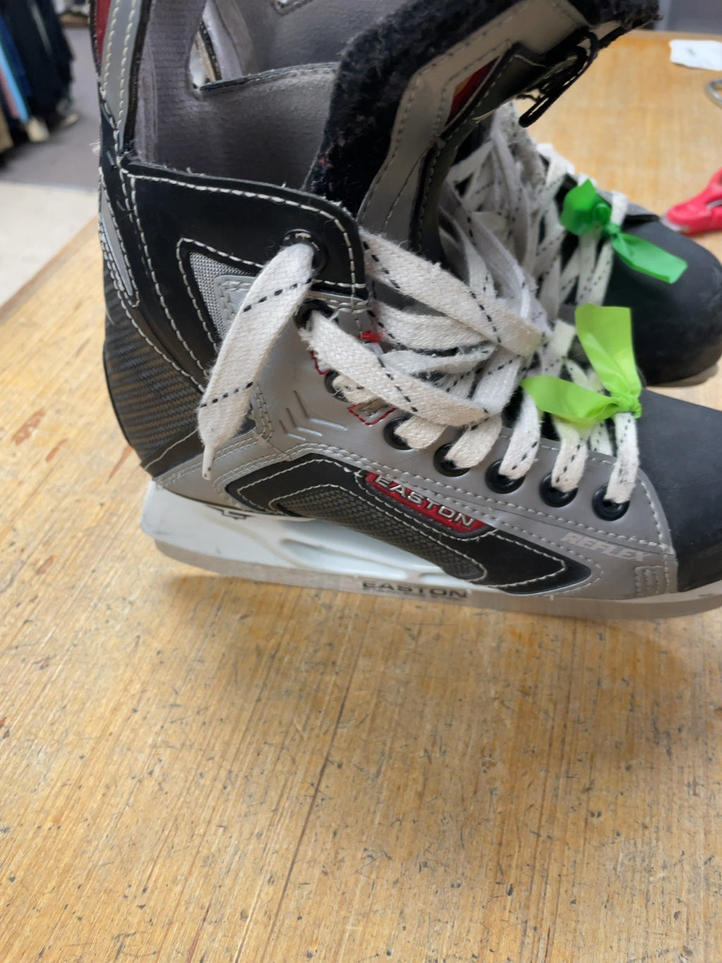 Easton Reflex Size 3.0 D Hockey Skates