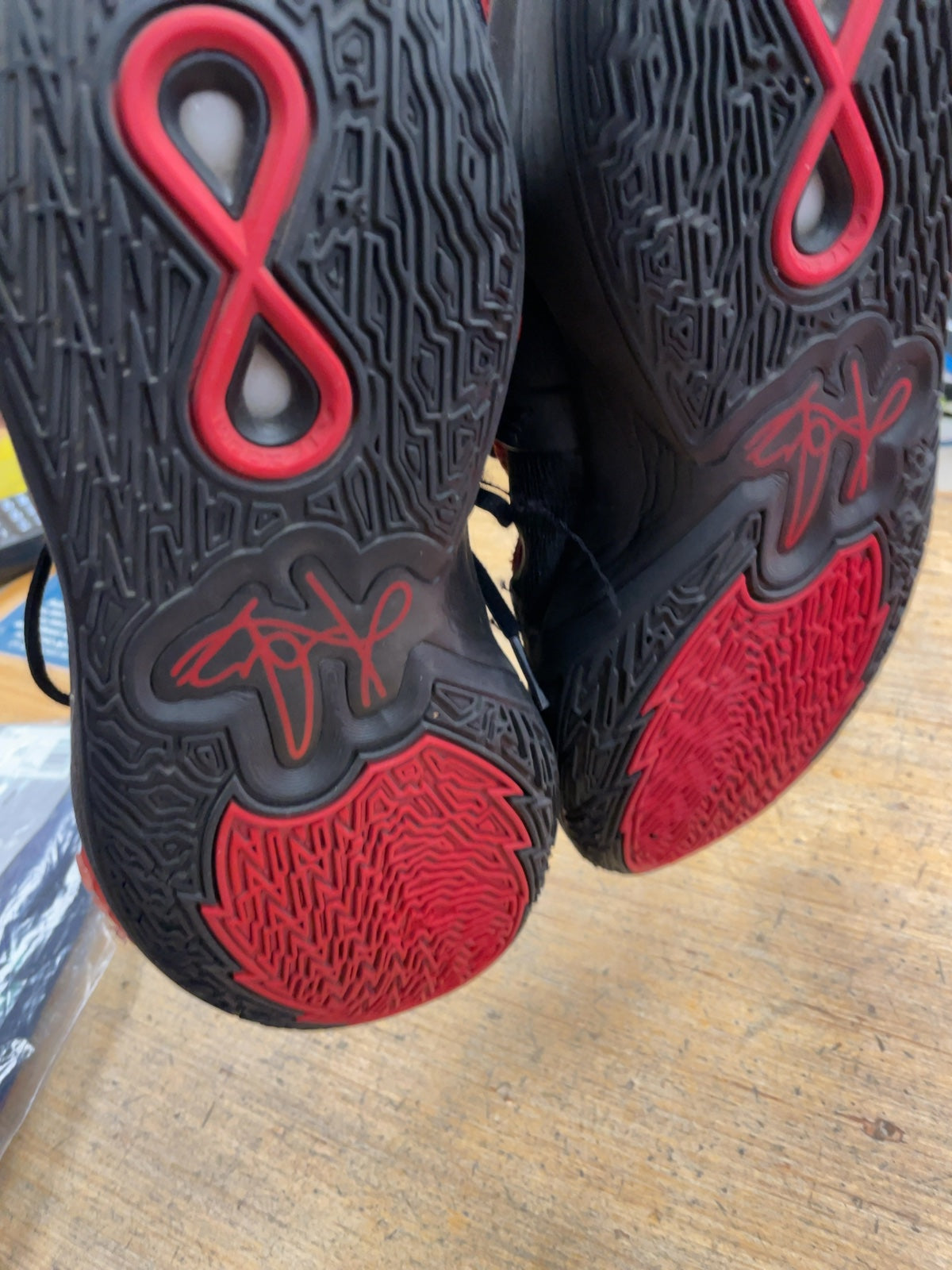 Nike Kyrie Infinity Size 9.5 Basketball Shoes - Black/Red