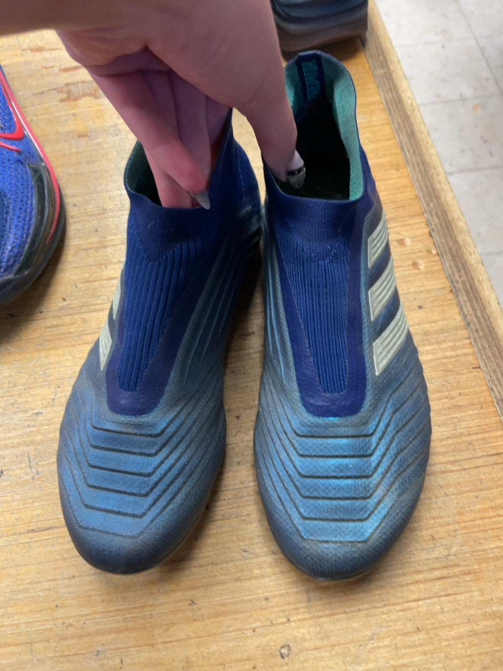 Adidas Predator Size 5 Laceless Soccer Cleats