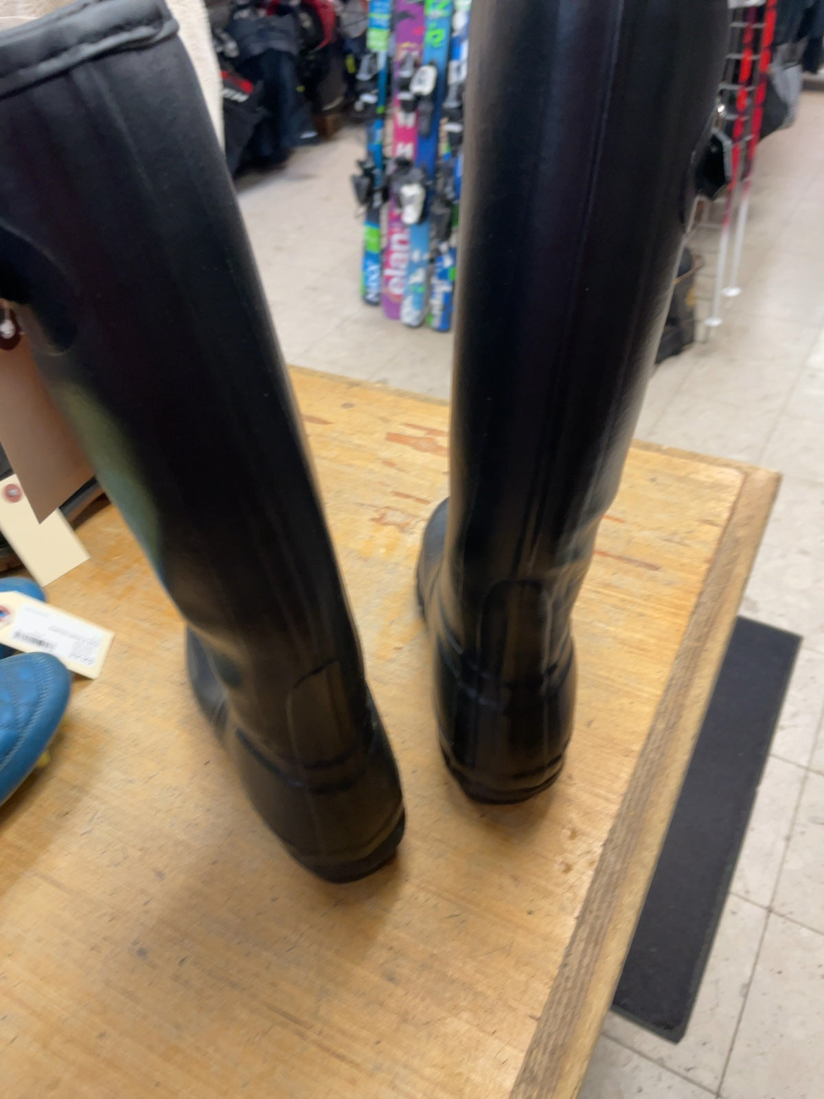 Hunter Tall Fleece-Lined Rain Boots Size 3