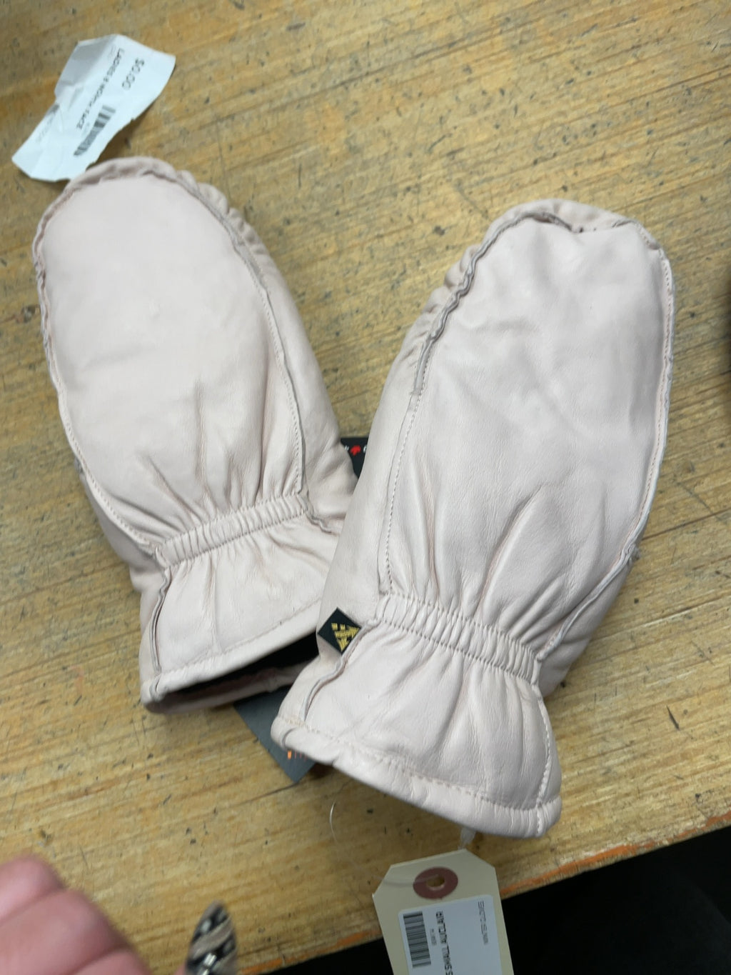Auclair Kiva Moccasin Size S Pink Leather Mittens