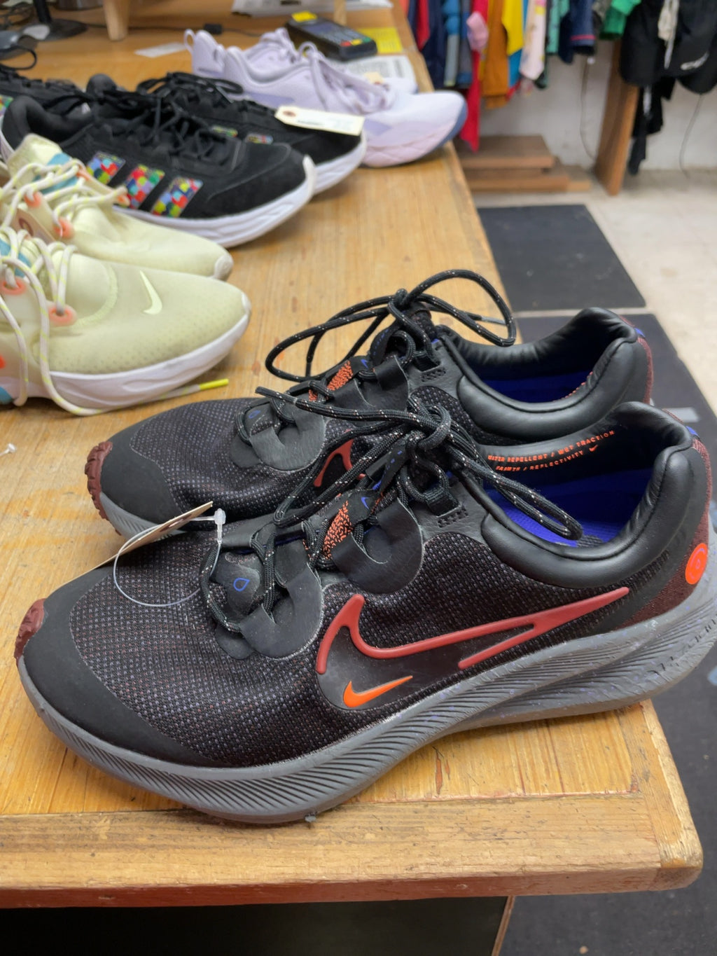 Nike Air Zoom Pegasus 37 Shield Size 9