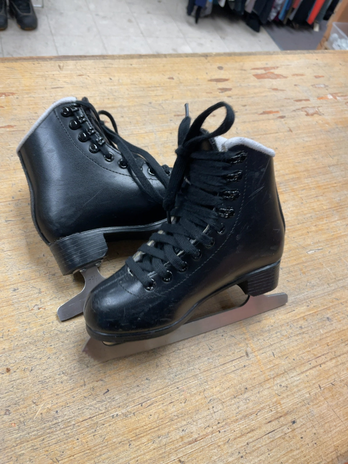 Jackson 445 Size 12C Figure Skates