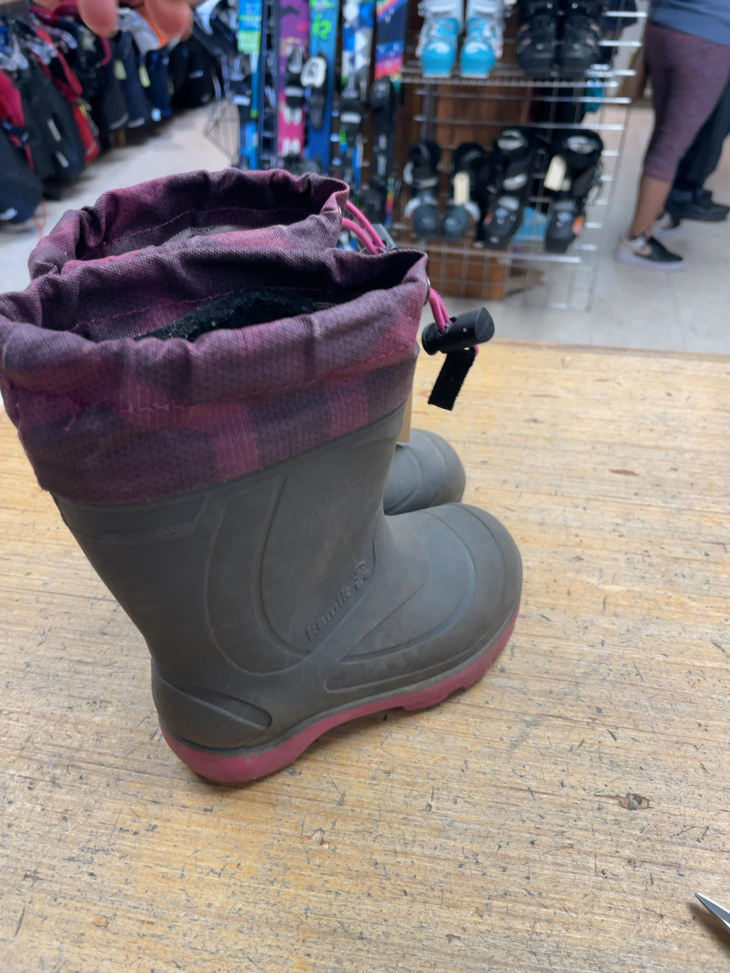 Kamik Size 9C Rain Boots
