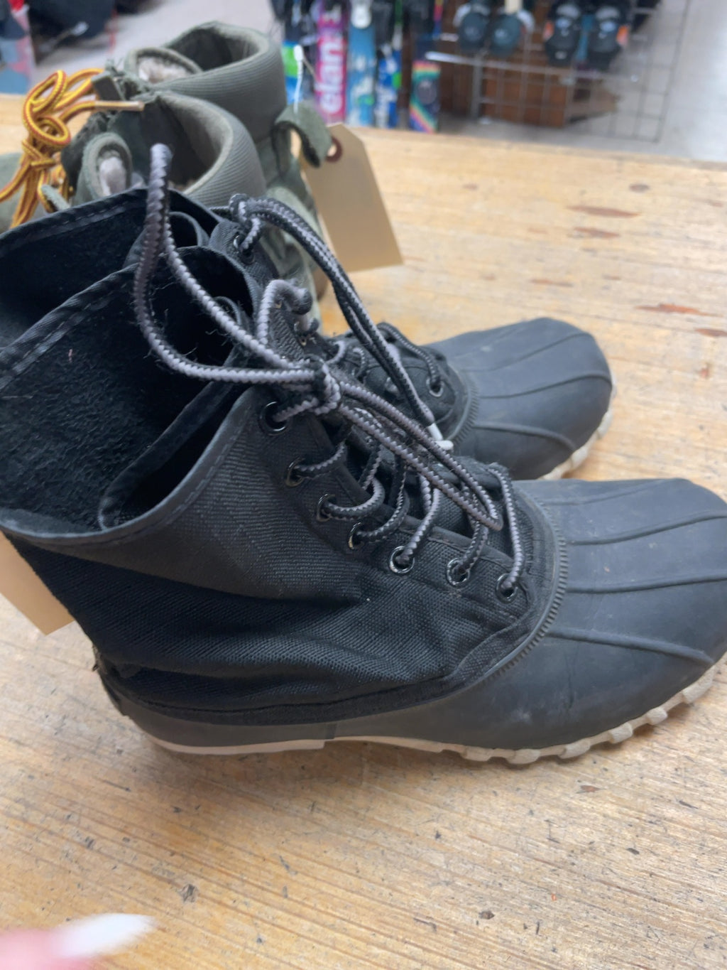 Native Shoes Jimmy Duck Boots Size 3