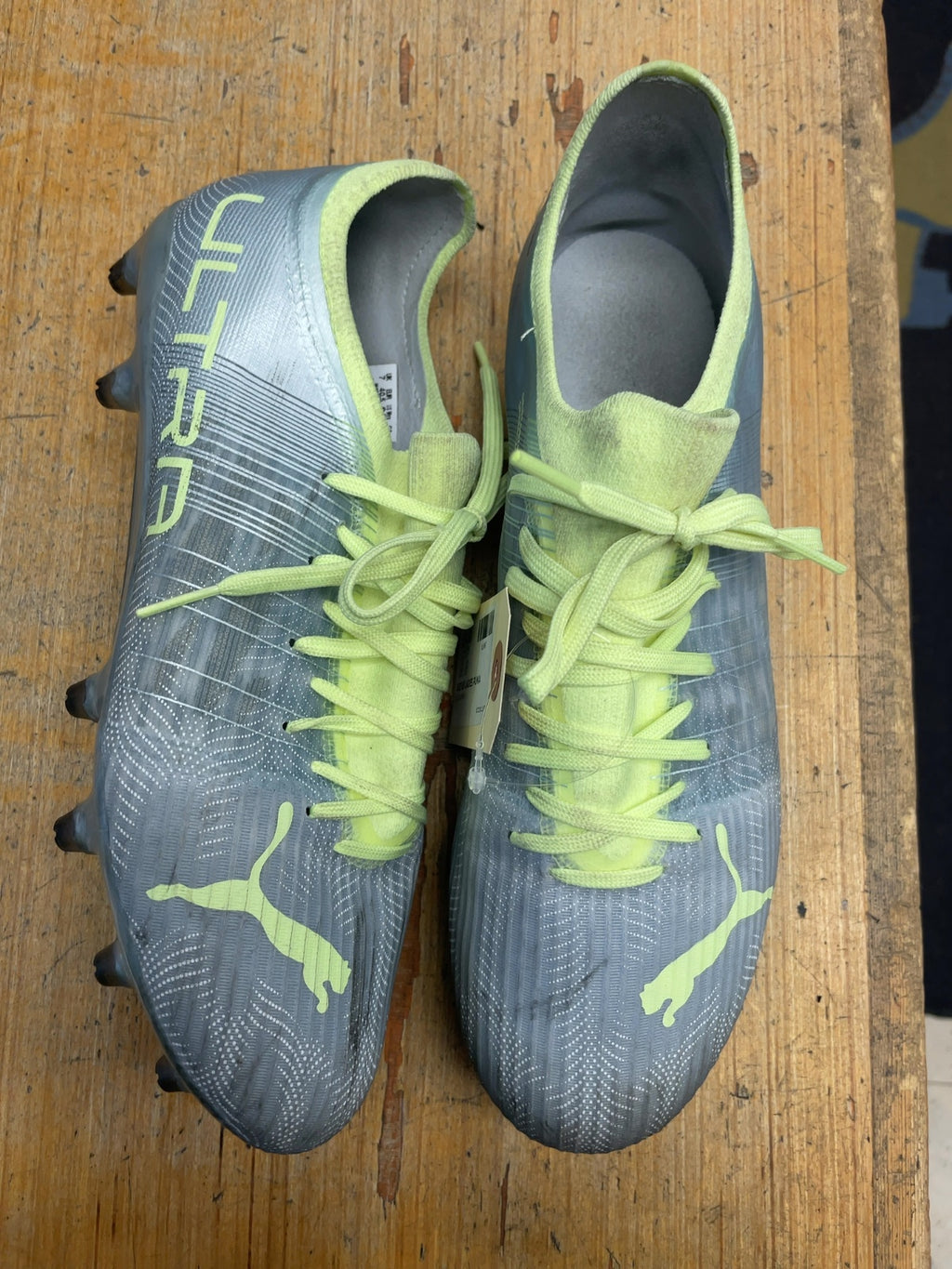Puma Ultra Size 9.5 Wn's Soccer Cleats