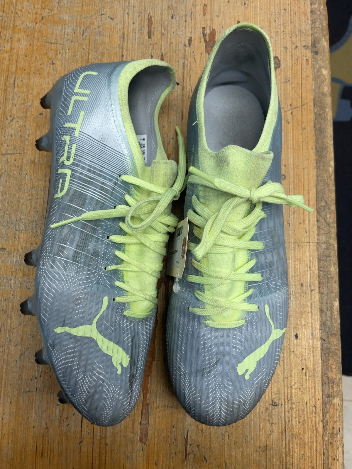 Puma Ultra Size 9.5 Wn's Soccer Cleats