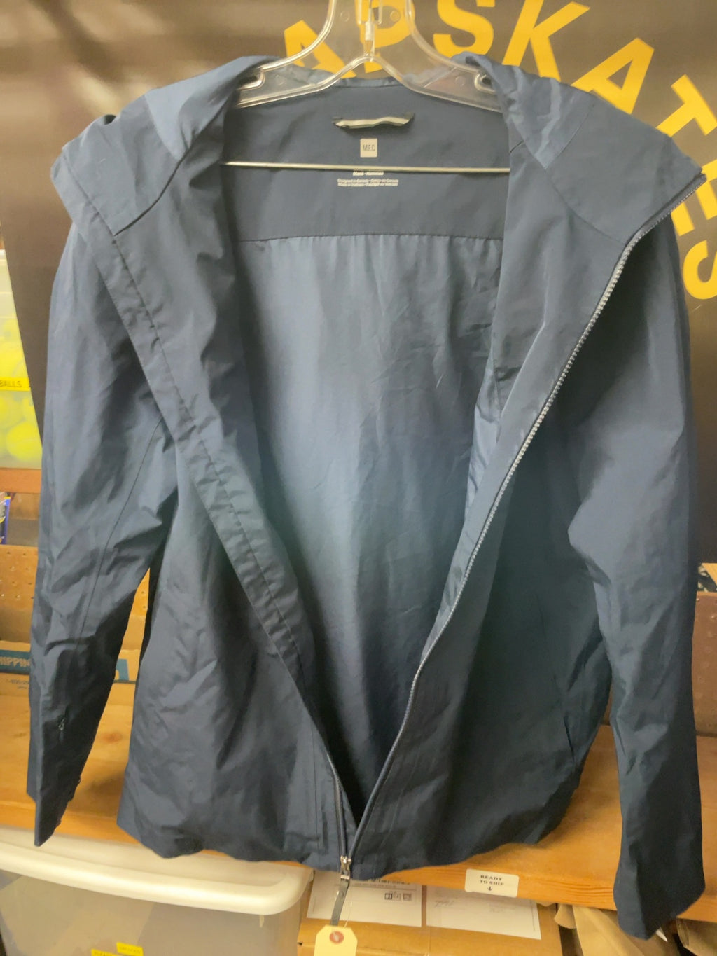 MEC Size M Men's Hooded Rain Jacket