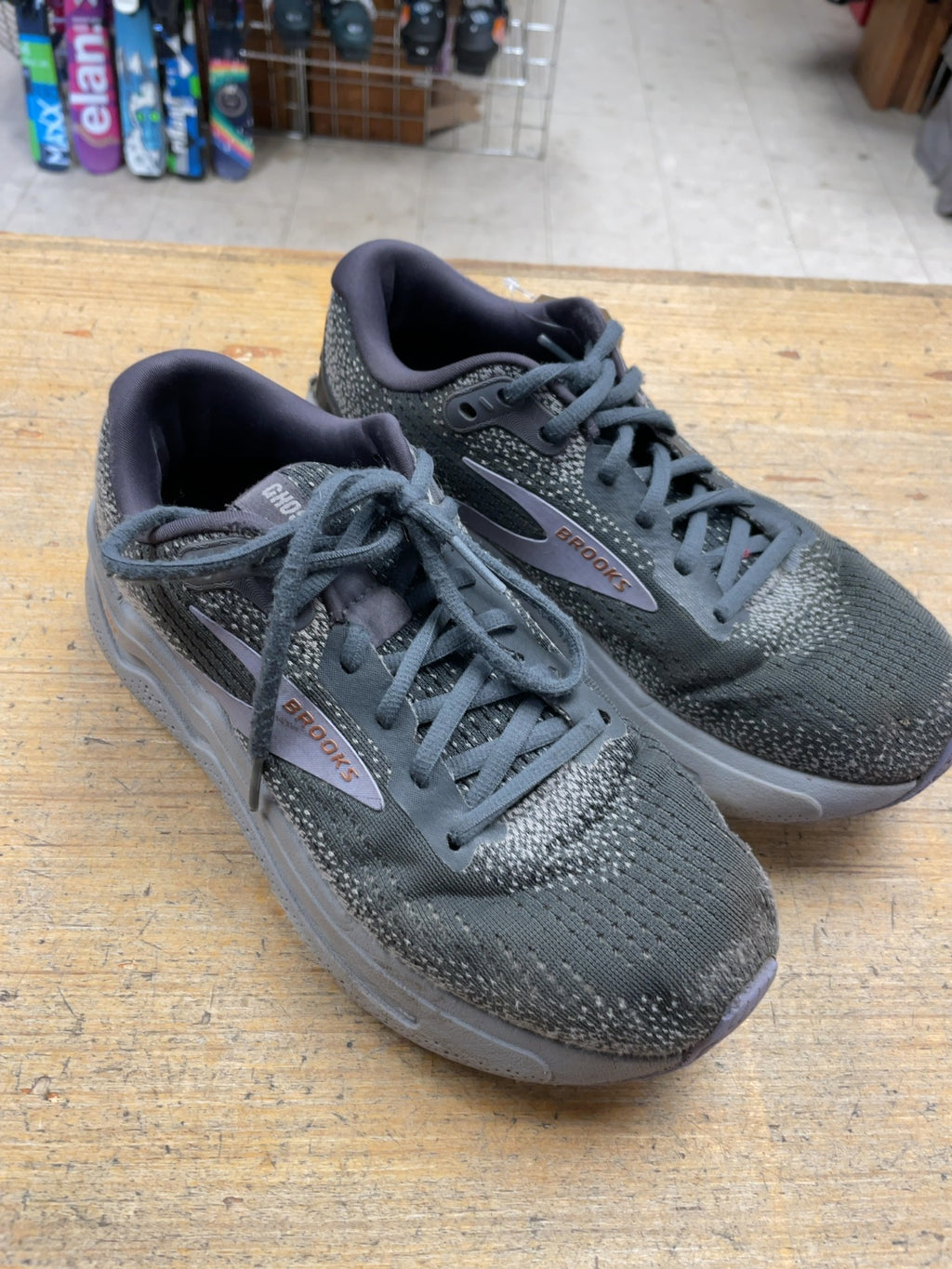 Brooks Ghost Max 2 Size 7.5 D Running Shoes