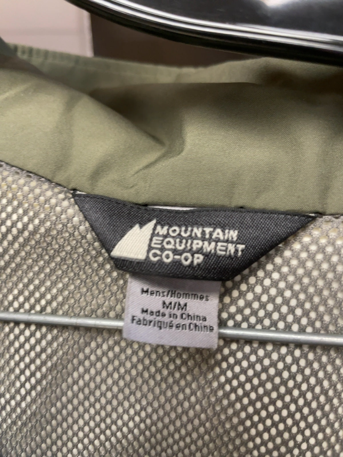 MEC Mountain Equipment Co-op Gore-Tex Rain Jacket Men's M