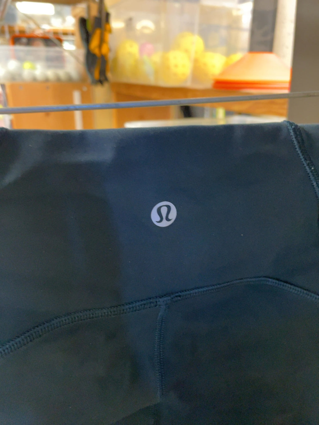 Lululemon Athletica Cropped Leggings Size 6 Blue