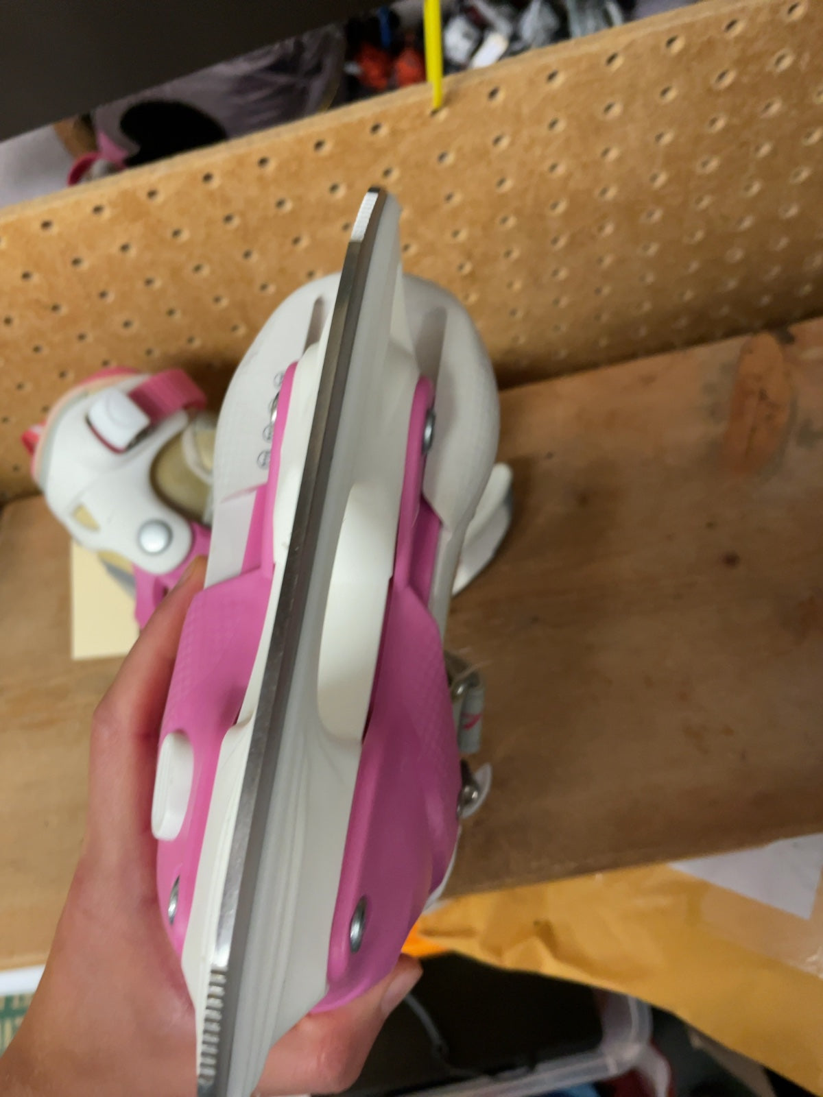 Winnwell Size 8-11 Adjustable Ice Skates Pink