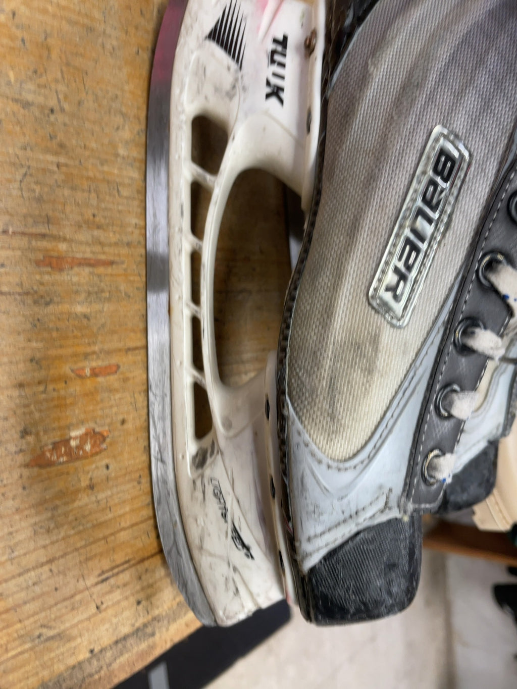Bauer Vapor Ice Hockey Skates Size 5