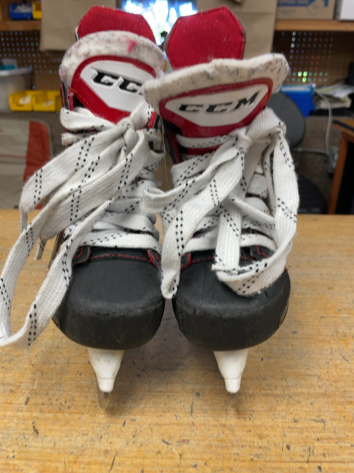 CCM JetSpeed Size 9 (Shoe 10 US) Youth Hockey Skates